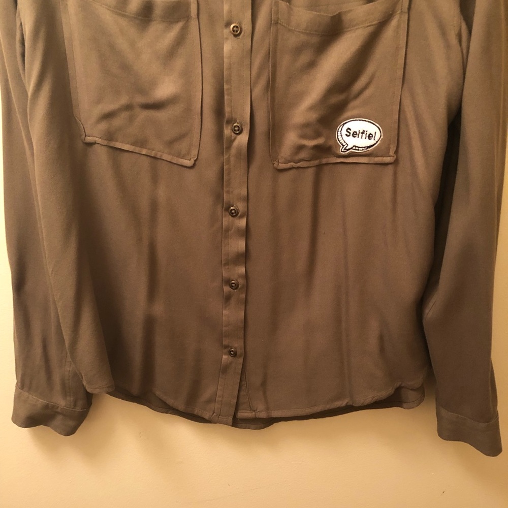 Army green button down 🎀 - Picture 3 of 4